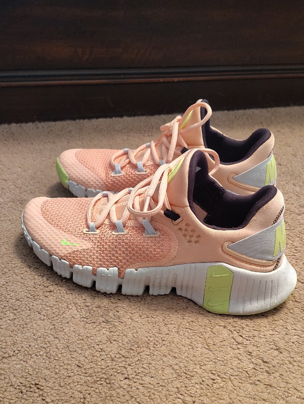 Nike Metcon Women’s Peachy Pink with Lime Highlights
